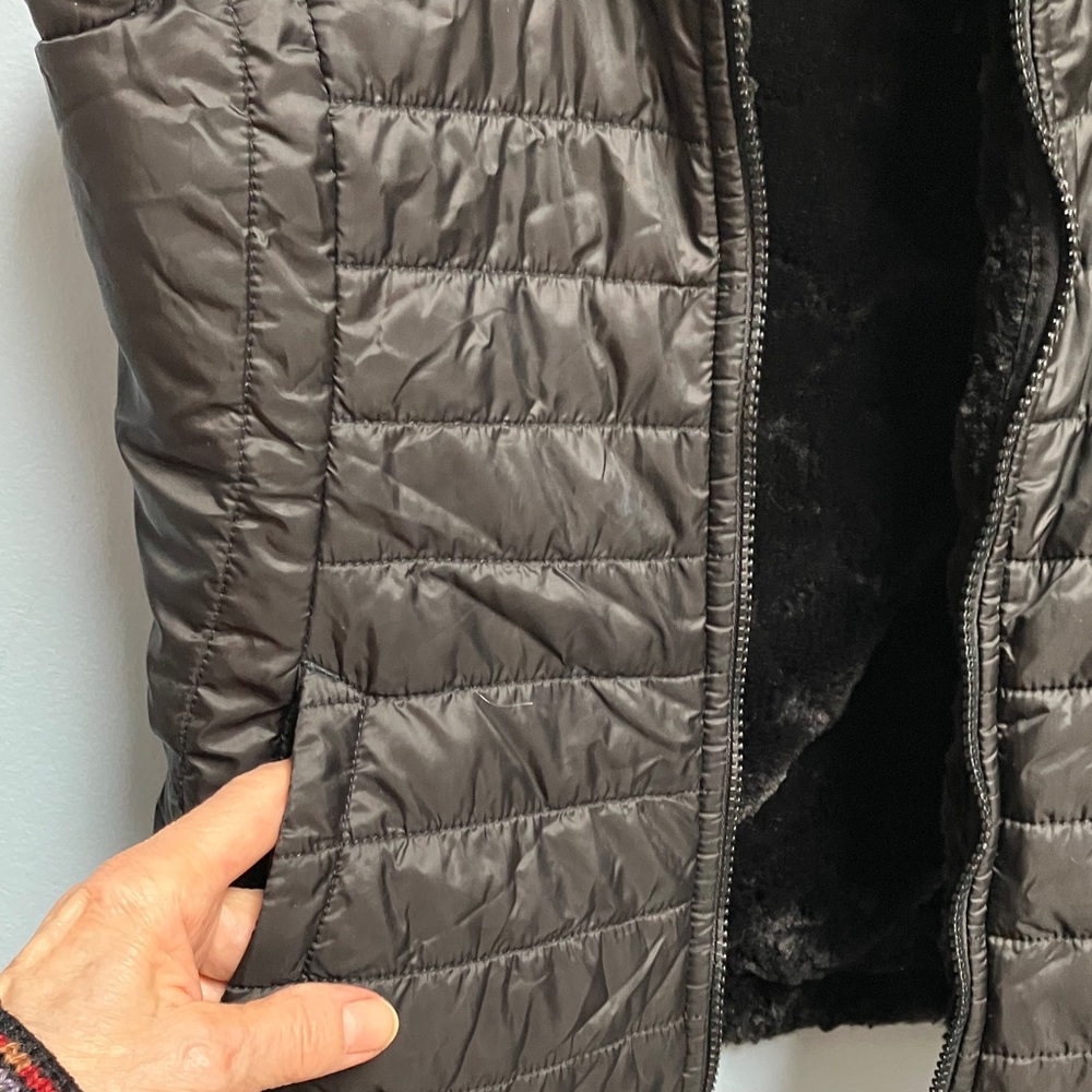 The North Face Girl’s Reversible Mossbud Swirl Vest Medium (10/12) - Picture 9 of 11